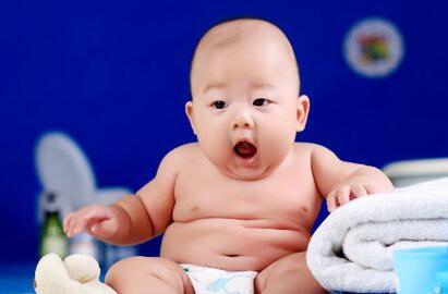 初生婴儿打嗝的对策