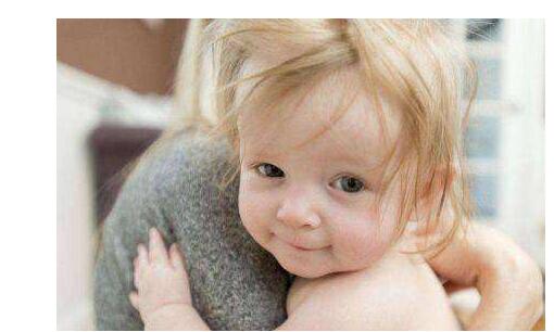 Ӥ��ʱ�ڱ���Ӧ�þ߱���Щ������